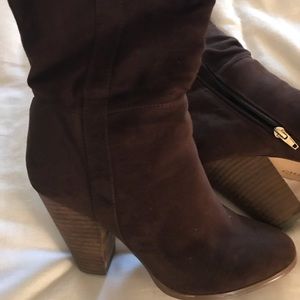 Beautiful brown suede boots